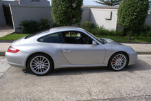 Load image into Gallery viewer, Porsche 911 997.1 Carerra 4S
